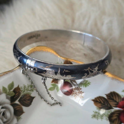 Vintage silver bangle black enamel Thai